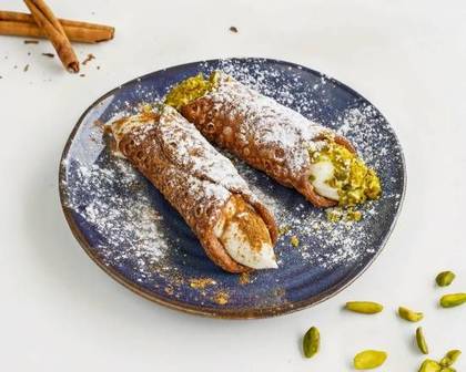 Small Sicilian Cannolo with chocolate, 2 pieces
