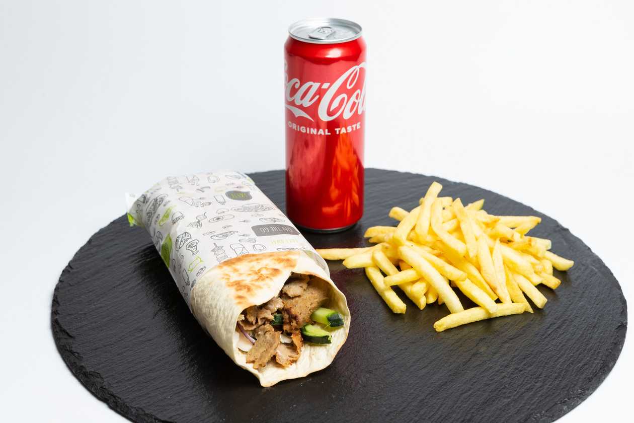 Kebab (small) with selected sauce, fries, drink (0,33 l)