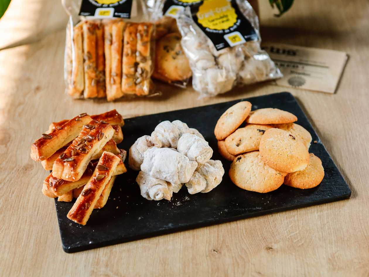 Cornulete cu unt umplute cu rahat