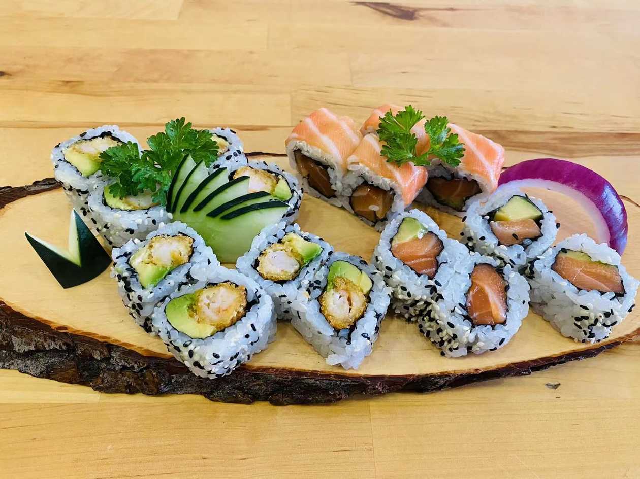 Mixed California Roll 16 pieces