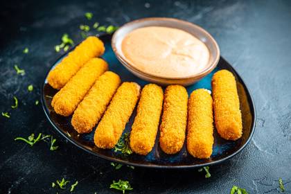 813 . Mozzarella Sticks 8 tk