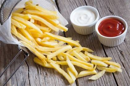 Картопля фрі 200 г включаючи кетчуп і майонез