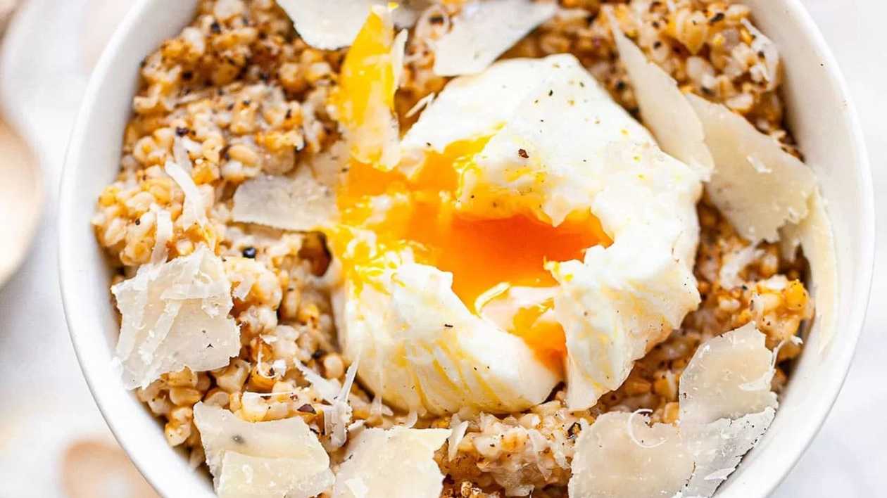 Salted oatmeal with parmesan, truffle oil and poached egg