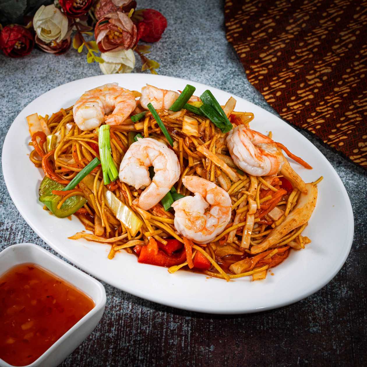 Yellow Noodles With Shrimps And Vegetables 500g