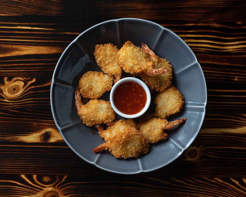 Breaded shrimp with sweet chili sauce