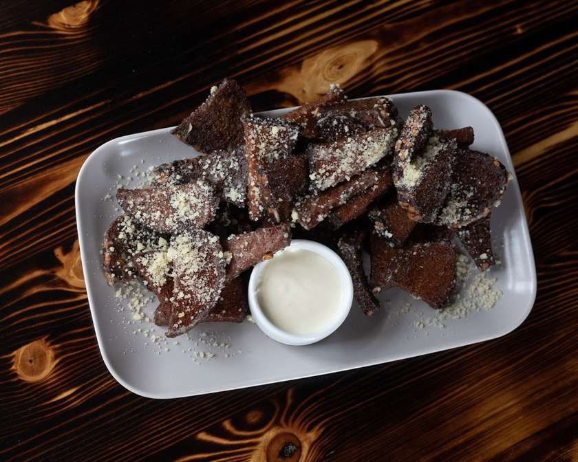 Toast with cheese and garlic sauce