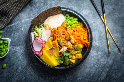 Poke with grilled chicken