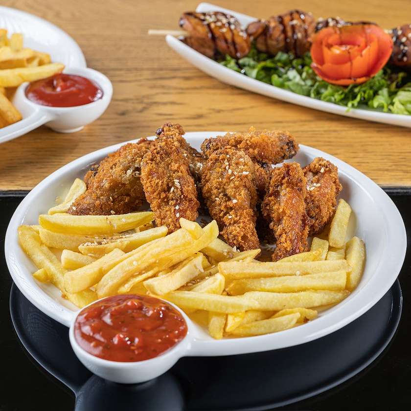 Chicken Wings With Chili Sauce + Fries