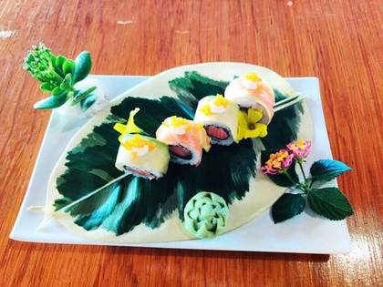 Special Uramaki (4 pieces)