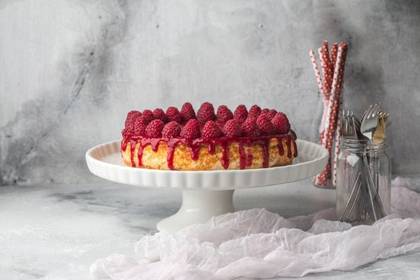 Raspberry-lemon cake for 6-8 persons (18cm)