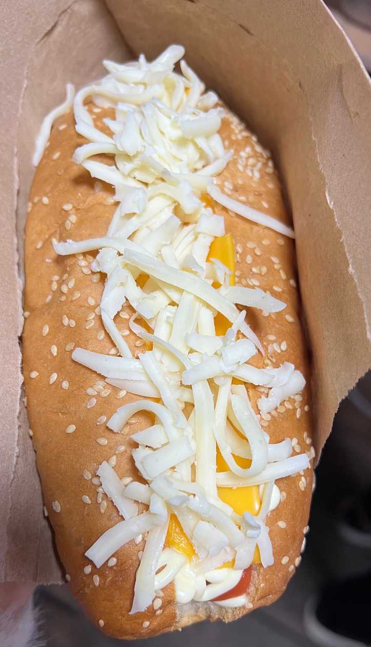 3 Cheese Hot-Dog