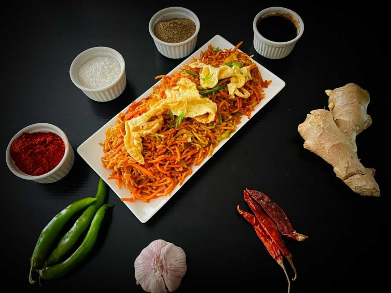 Egg schezwan noodles