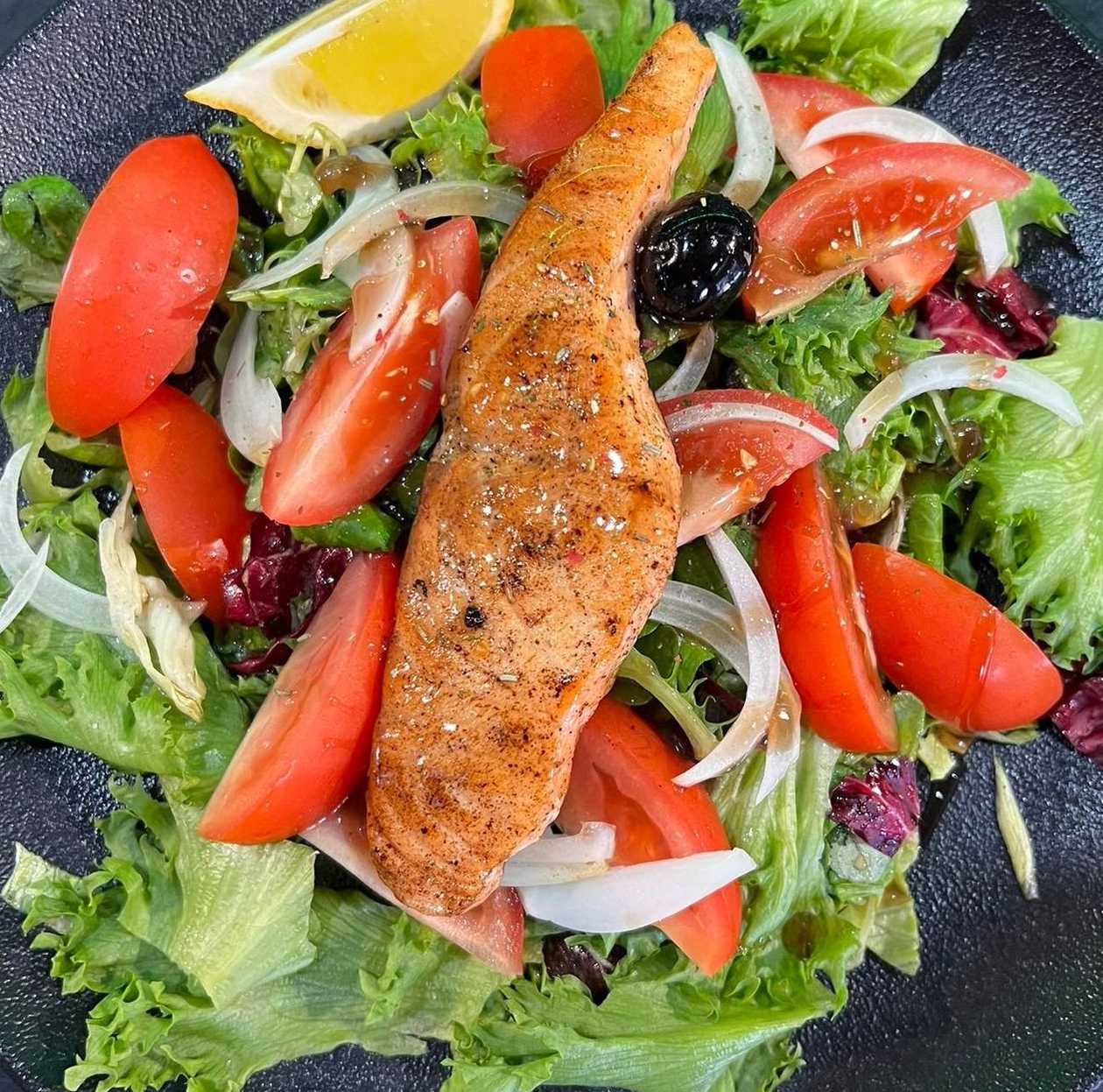 GRILLED SALMON SALAD