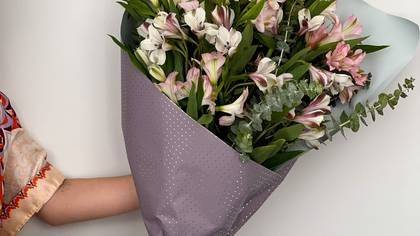 15 Alstroemeria