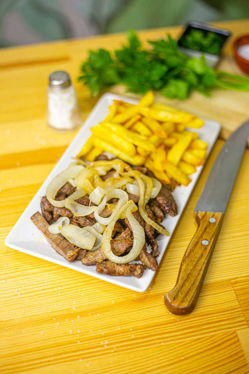 Batata Frita com tiras de carne