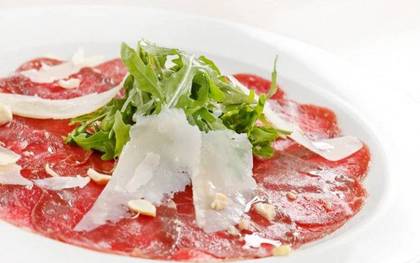 Carpaccio di Filetto, Rucola e Grana