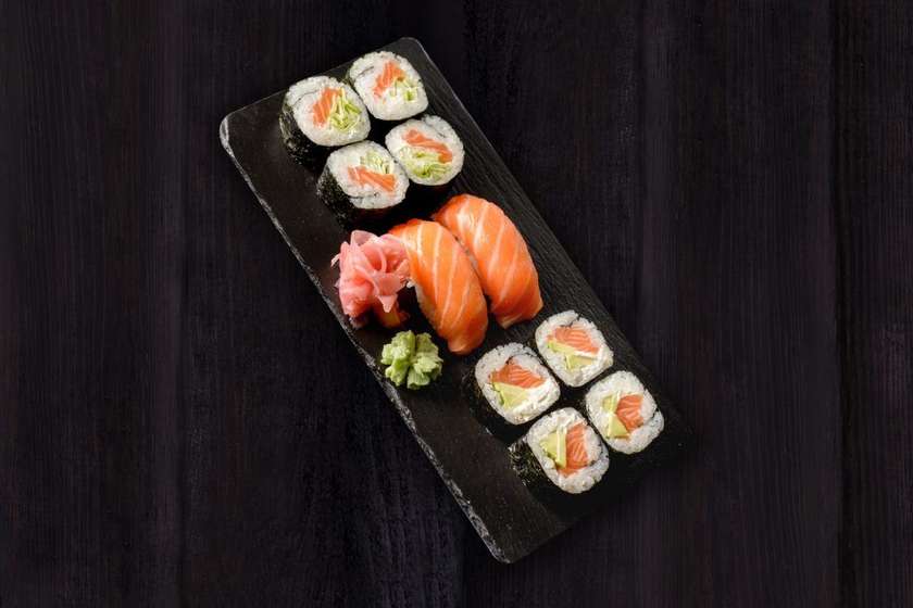 Salmon mix roll