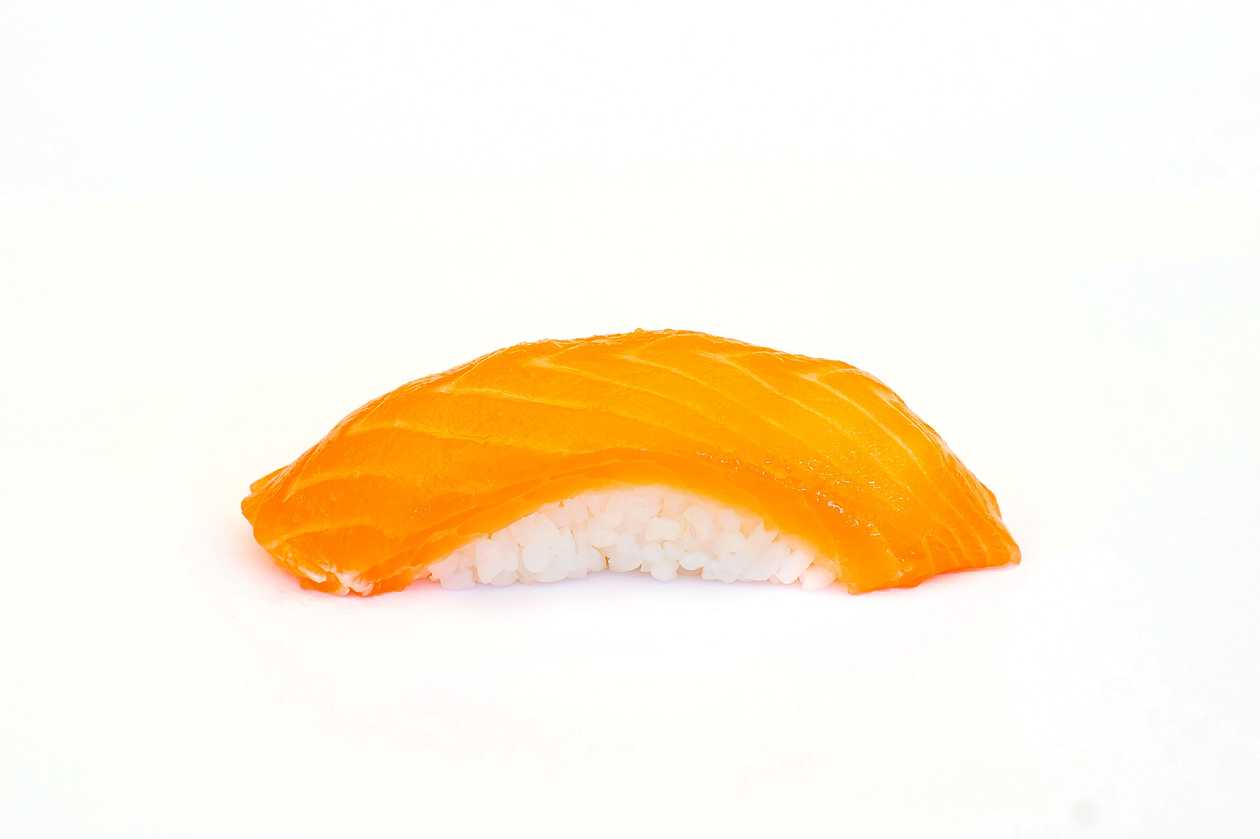 N 3. Salmon nigiri 2 pcs.