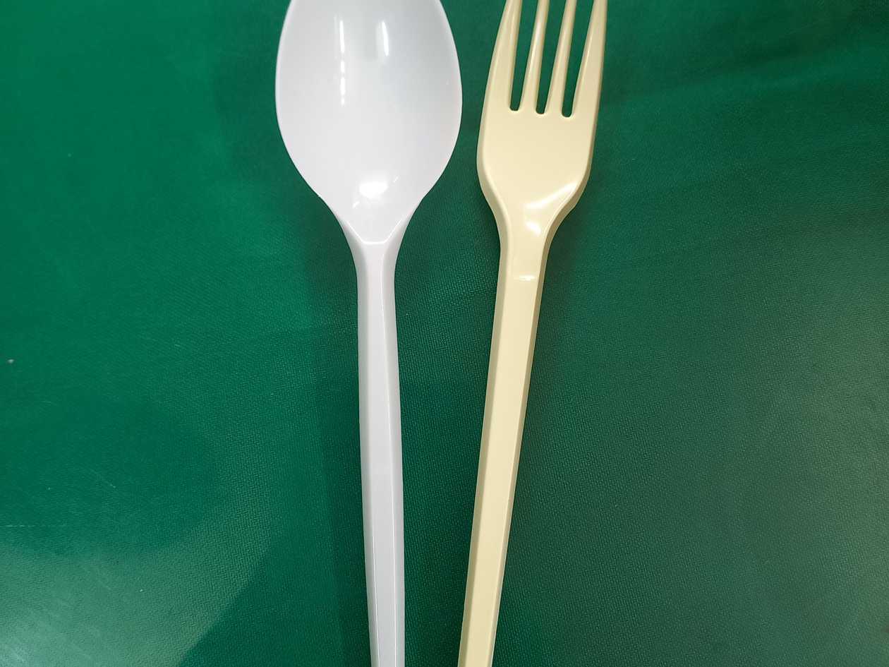 PLASTICS FORKS
