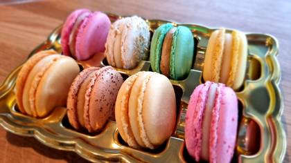 Macarons (8 pieces)