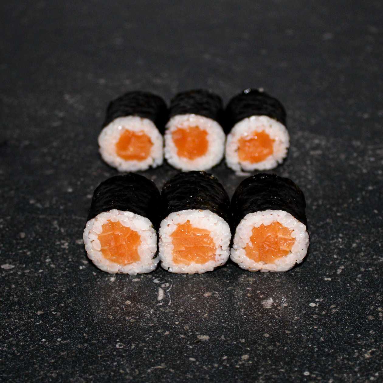 Maki z lososem