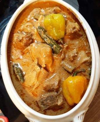 Rice balls and groundnut soup