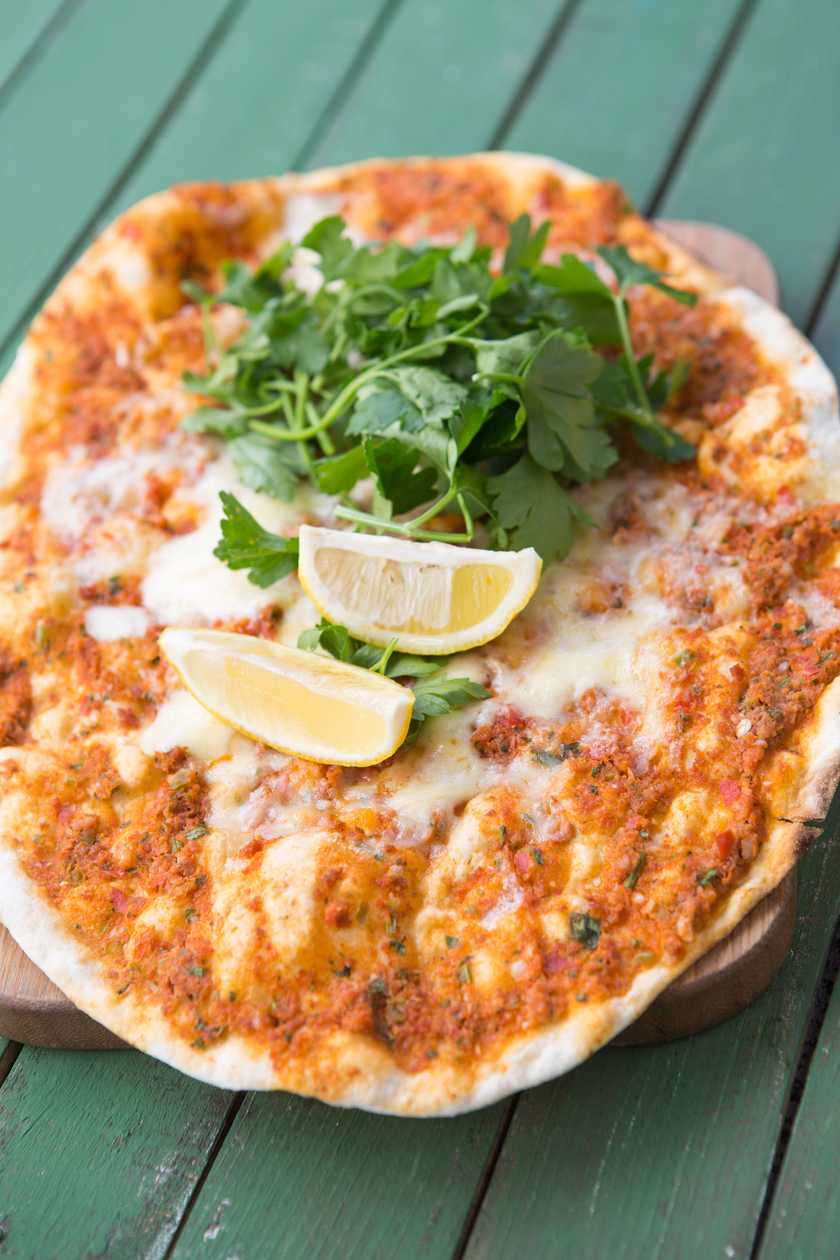 Lahmacun with Cheese