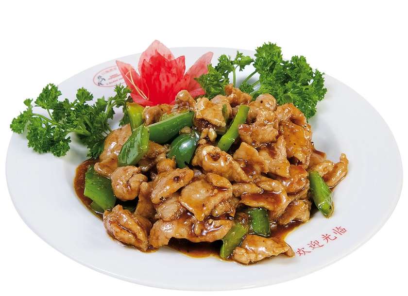 37. Meat with a green bell pepper