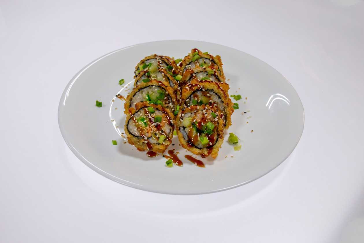 26. Fried sushi with fried salmon