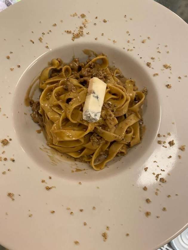 Tagliatelle fresco com Noz e Gorgonzola (V)