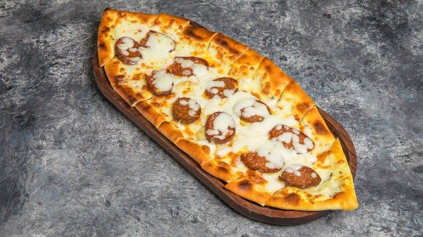 Pide with Sudjuk