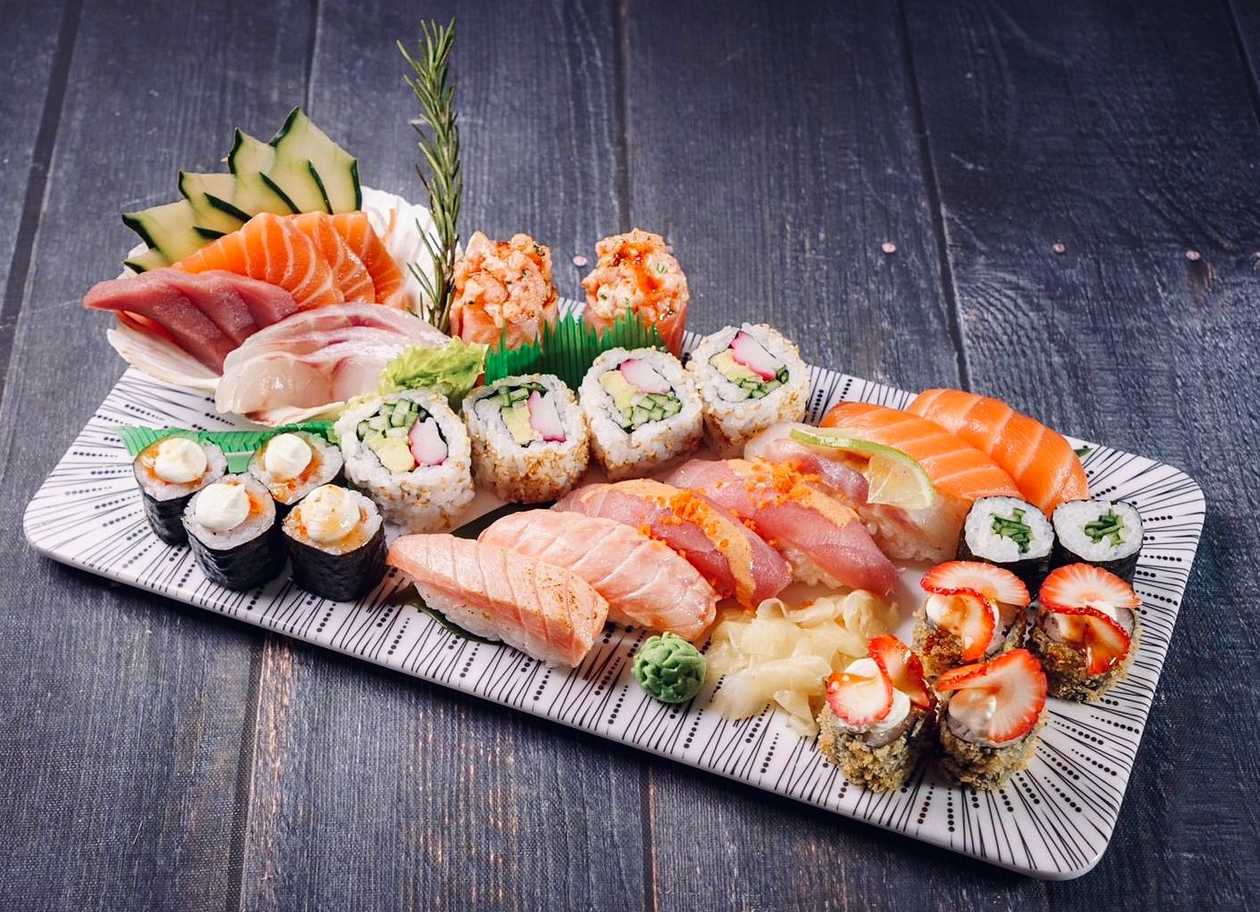 Fusion Sushi and Sashimi (32 Pieces)