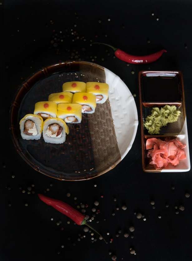 10. Mango shrim maki 8 pcs.