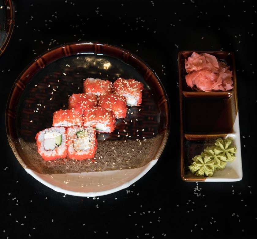 38. Spicy snow crab sushi maki 8 pcs.