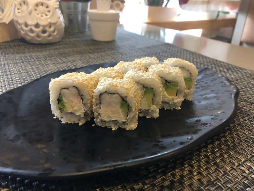 6. Sezama ebi avokado maki 8 pcs.