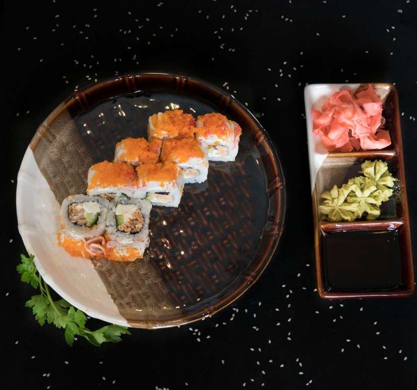 26. Grilled salmon sushi maki 8 pcs.