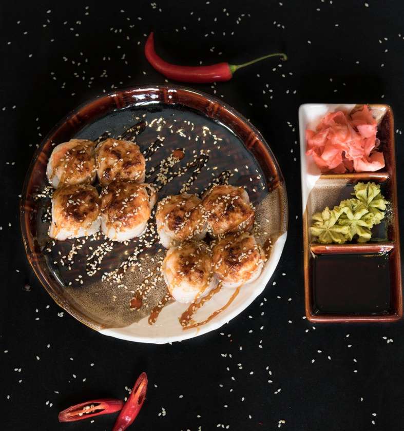24. Bekon asai hot only maki 8 pcs.