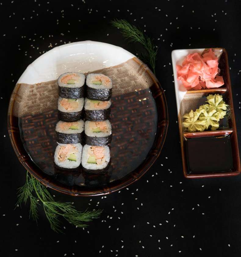 20. Salmon vista maki 8 pcs.