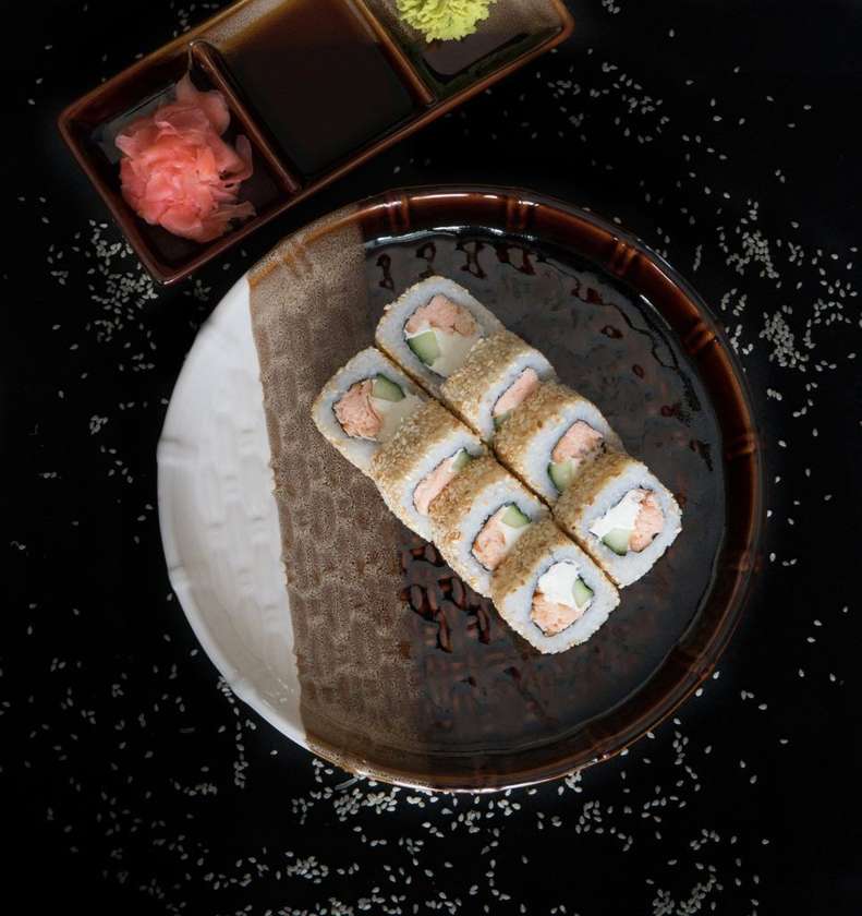 3. Sezama salmon sushi maki 8 pcs.