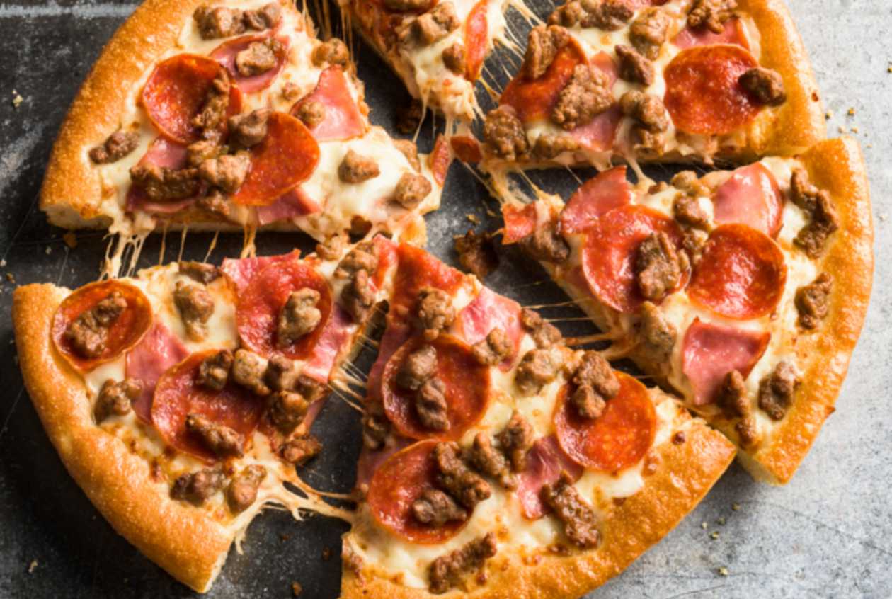 Pizza de Africa pepperoni e carne