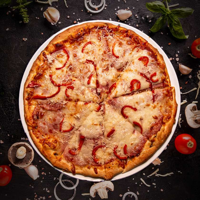 Pizza salami con peperoni
