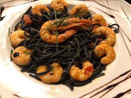 Linguine Nero com Gambas