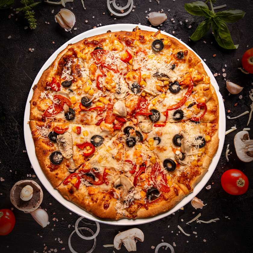 Pizza cu piept de pui