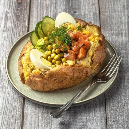 Kumpir with Salmon (small)