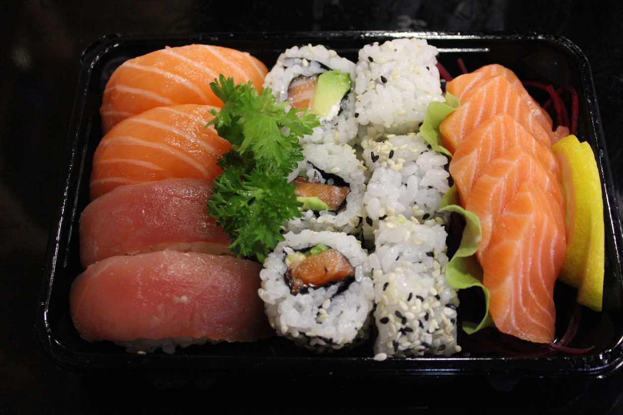 Mixed Sushi 15 pieces