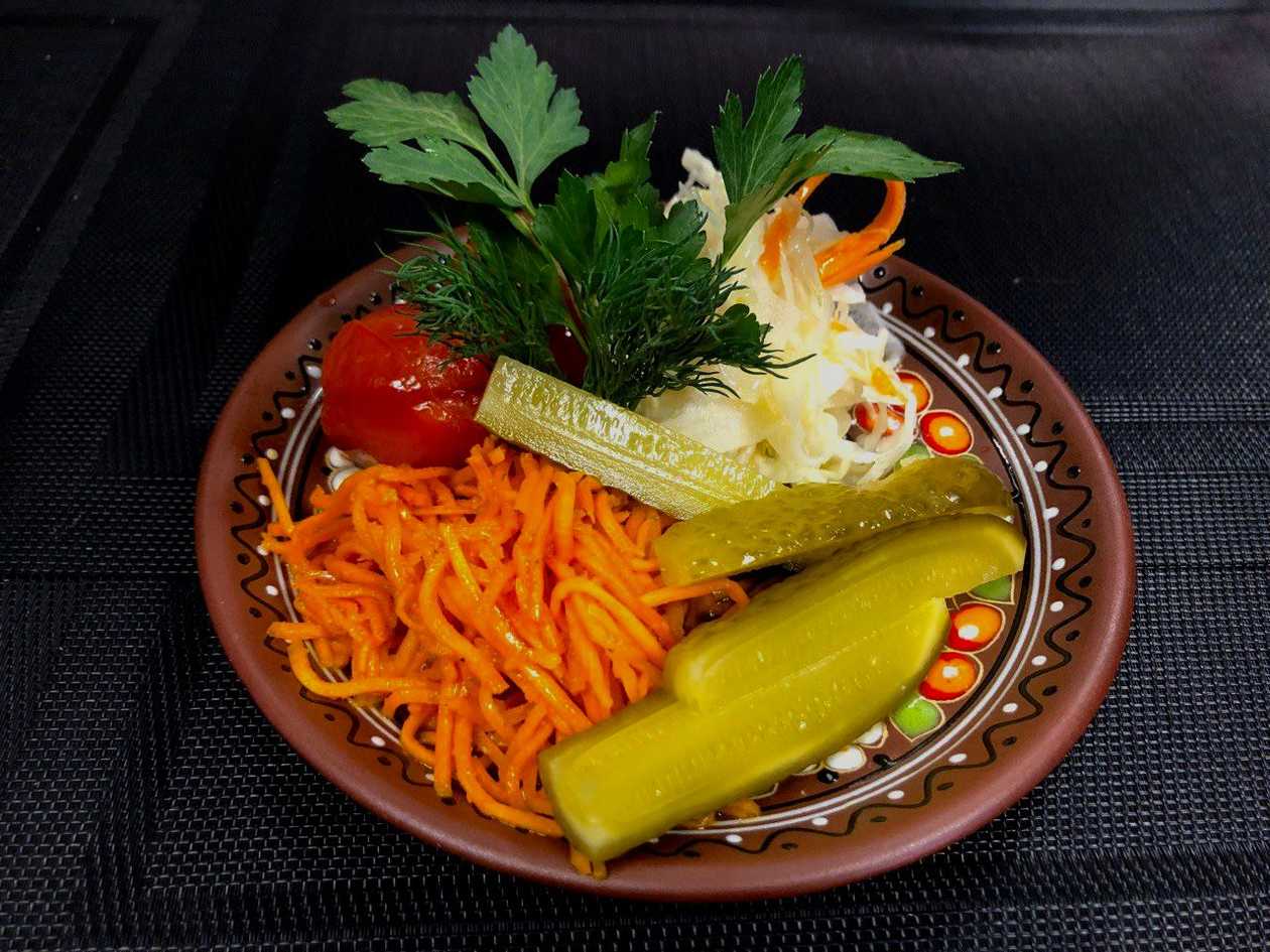 Assorted pickles