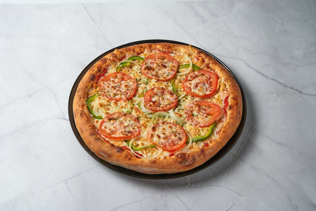 Chicken Seasoned Pizza