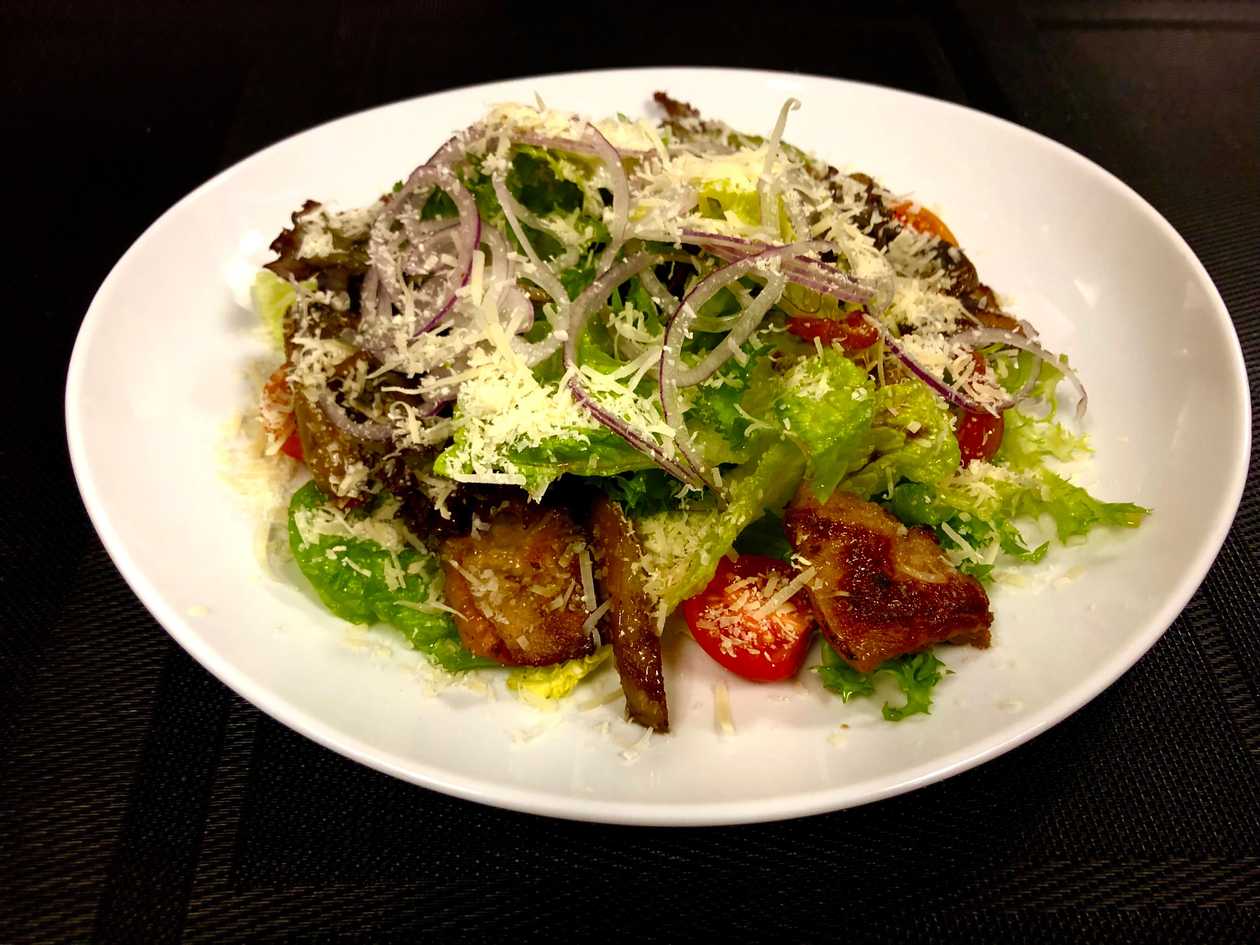 Warm salad with veal