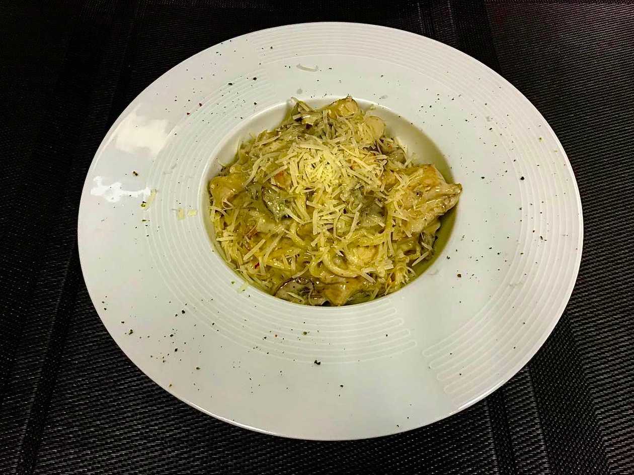 Spaghetti with Chicken and Mushrooms