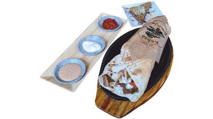 Nr 9- Zestaw Tortilla Kebab Wołowy (Wrap + Baklawa Orzechowa)
